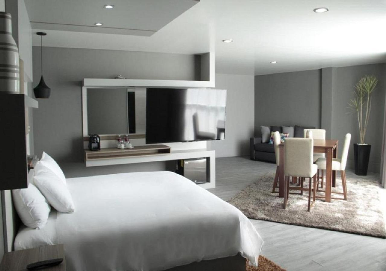 Esduma Hk Hotel Pachuca Экстерьер фото