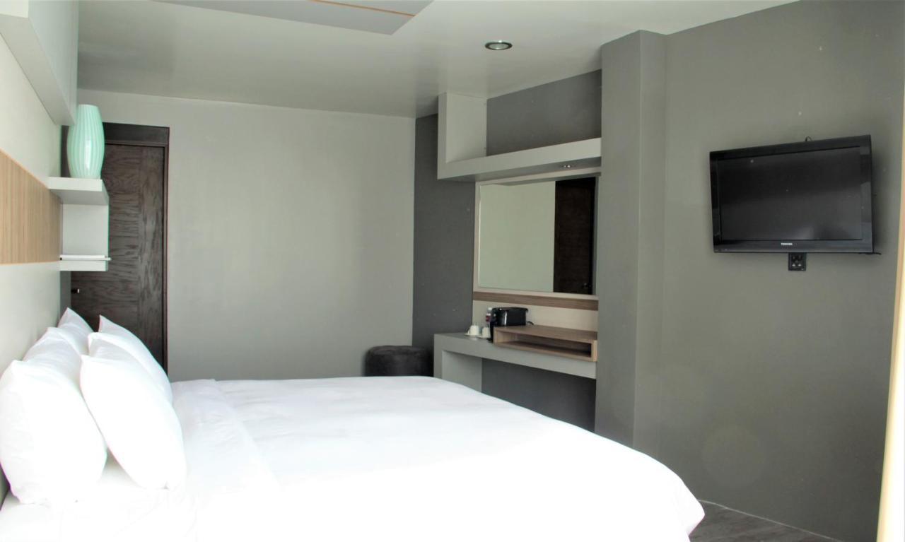 Esduma Hk Hotel Pachuca Экстерьер фото
