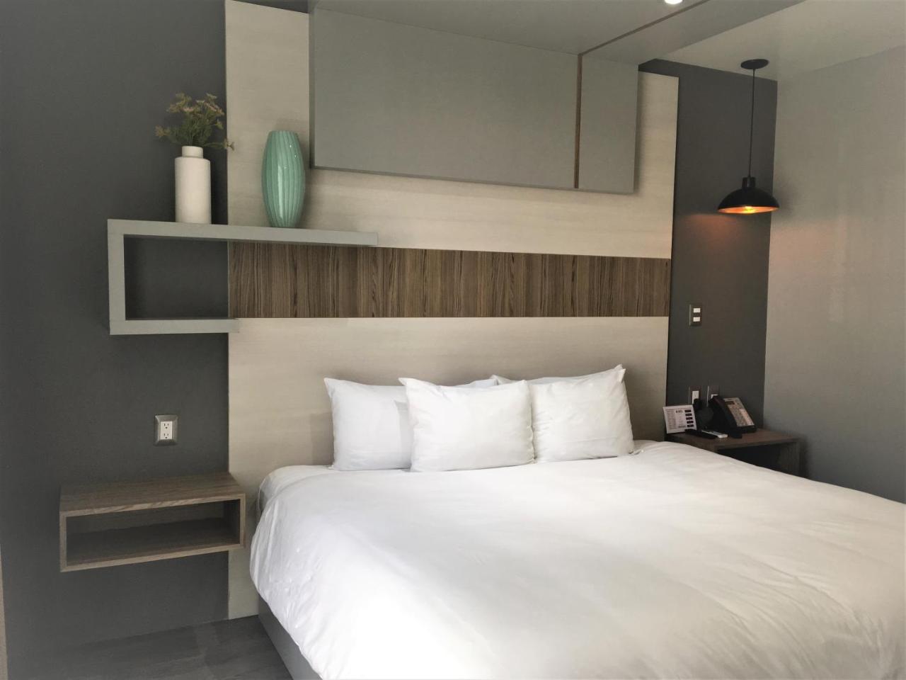 Esduma Hk Hotel Pachuca Экстерьер фото